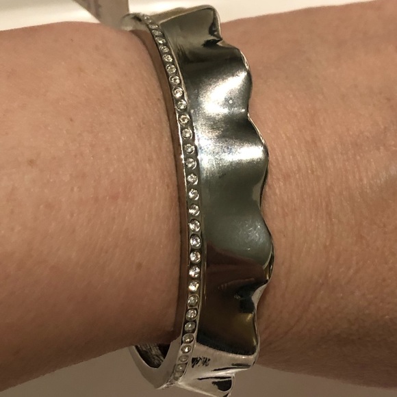 ๐ Lia Sophia silver bracelet with crystals ๐ NEW - Picture 1 of 4